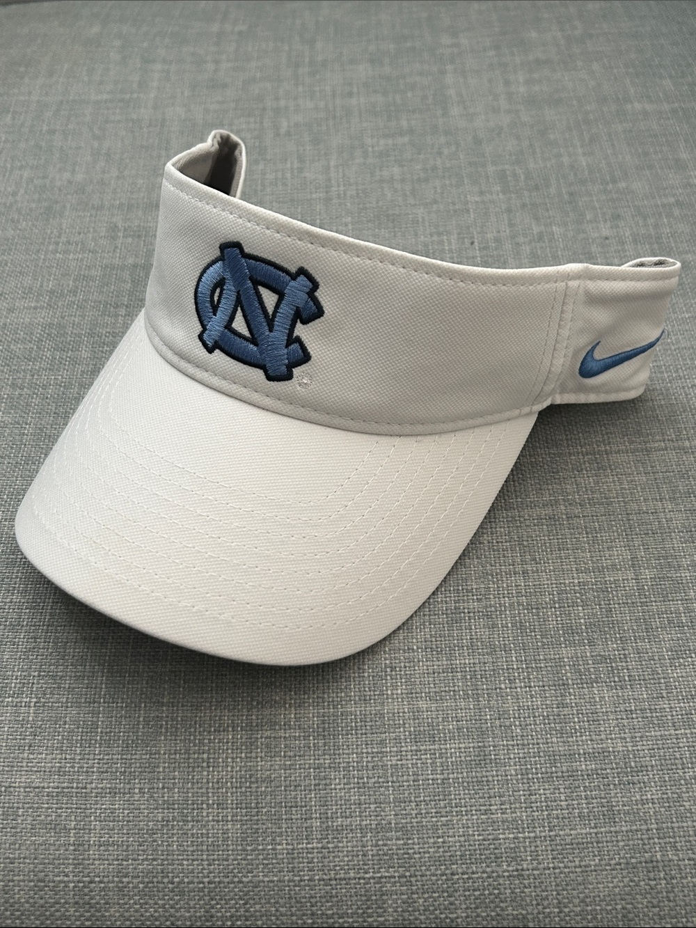 Men’s Nike Carolina Tarheels Performance Visor w/ Embroidered UNC Logo Dri-Fit